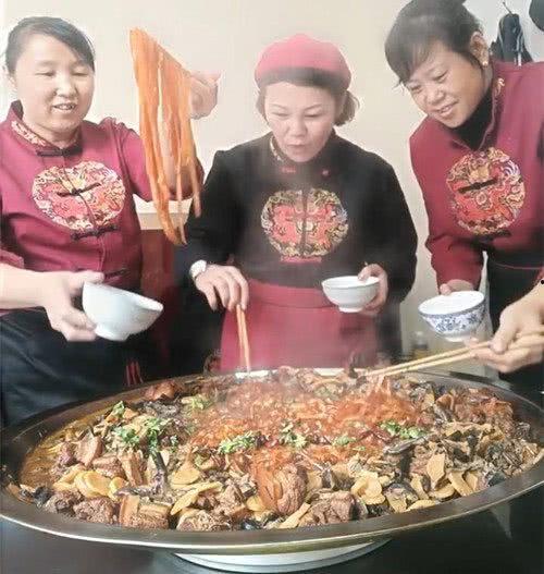 吃瓜老板娘饭店,舌尖上的瓜香传奇 第2张 吃瓜老板娘饭店,舌尖上的瓜香传奇 第2张